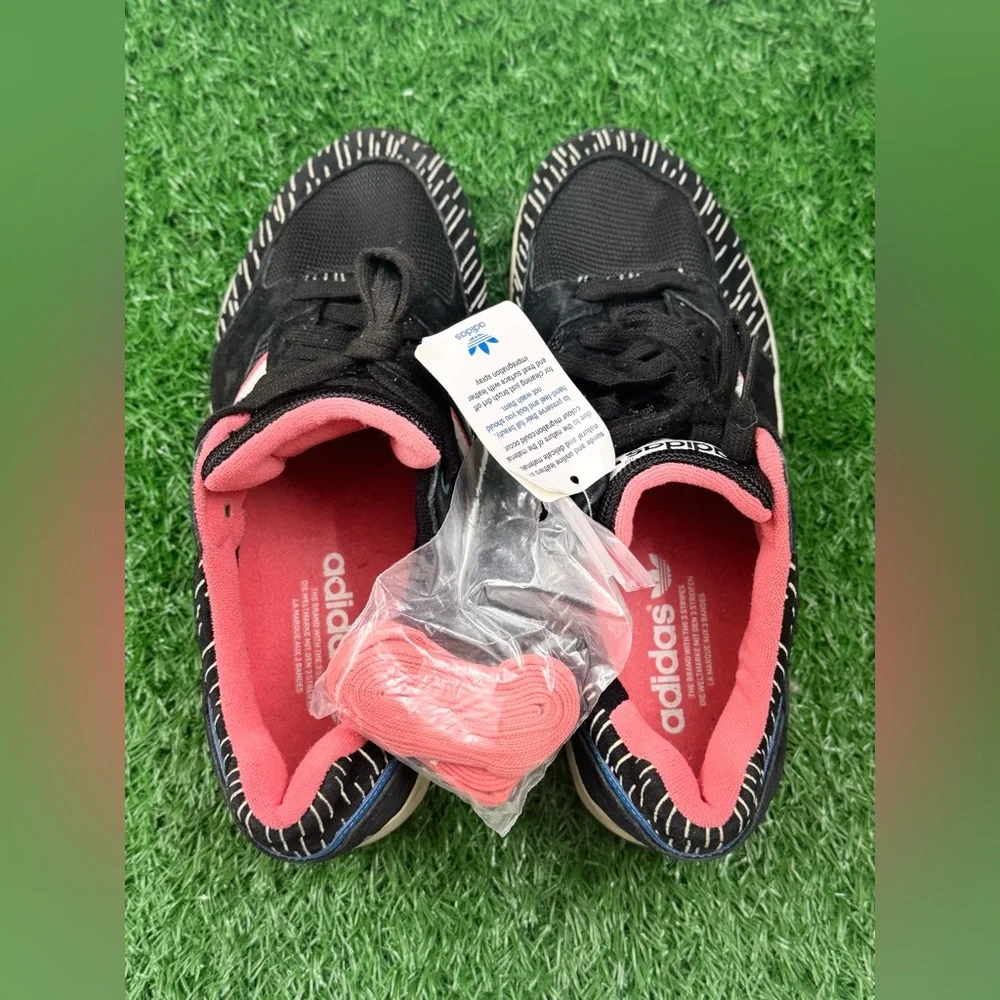 Adidas Women Sneakers‎ Size 8.5